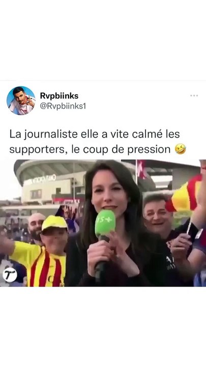 Cette journaliste sportive n'a pas peur des supporters de foot et les maitrisent à la baguette