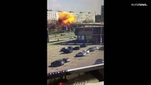 شاهد: لحظة سقوط صاروخ روسي على مبنى سكني ضخم في زابوريجيا