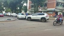 Três veículos se envolvem em acidente de trânsito na Rua Paraná