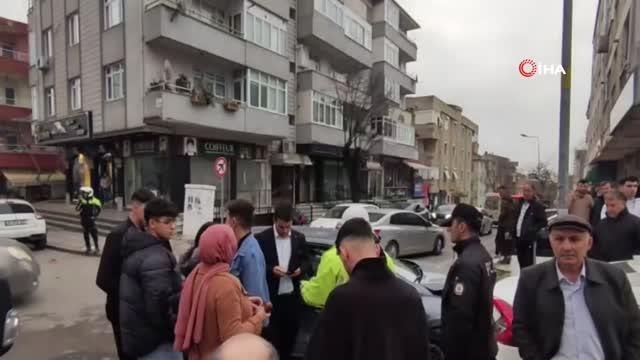 Otomobil ile hafif ticari aracın çarpıştığı kaza kamerada