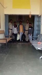 पुलिस ने पता भूले दो मजदूरों को रात में खाने व सोने की व्यवस्था की