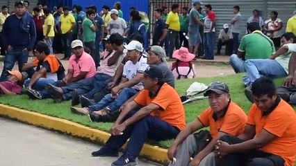 Bloqueo de minibuses y truffis en la Quinta Municipal se radicalizará si Jhonny no llama al diálogo