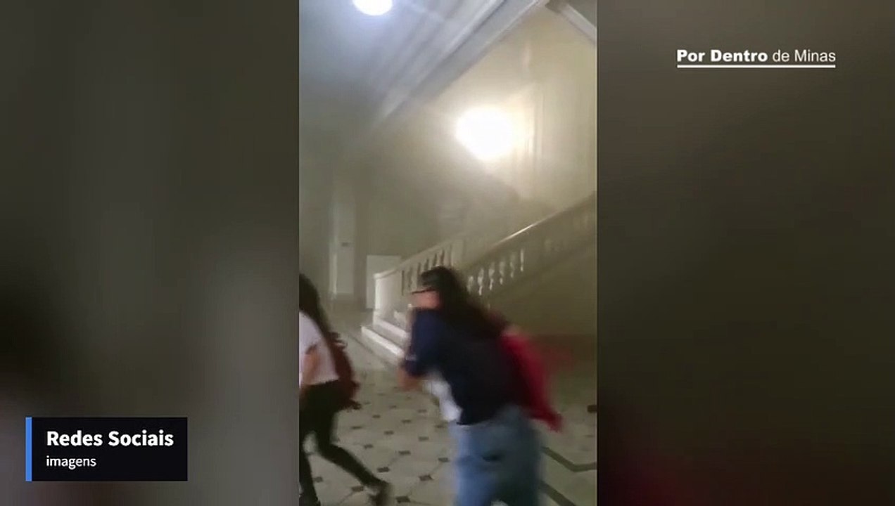 Instituto de Educação de Minas Gerais (IEMG) pega fogo em BH