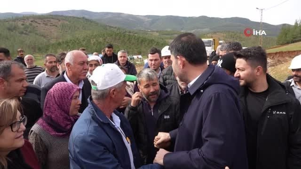 Nurdağlılar Bakan Kurum'a seslendi: "Bakanım ne olur tekrar kazanın bu seçimi. Yoksa bize ev yapmaz bu 6'lı masa Ne olur seçimi kazanın, size...