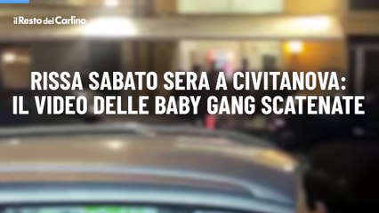 Rissa sabato sera a Civitanova: il video delle baby gang scatenate