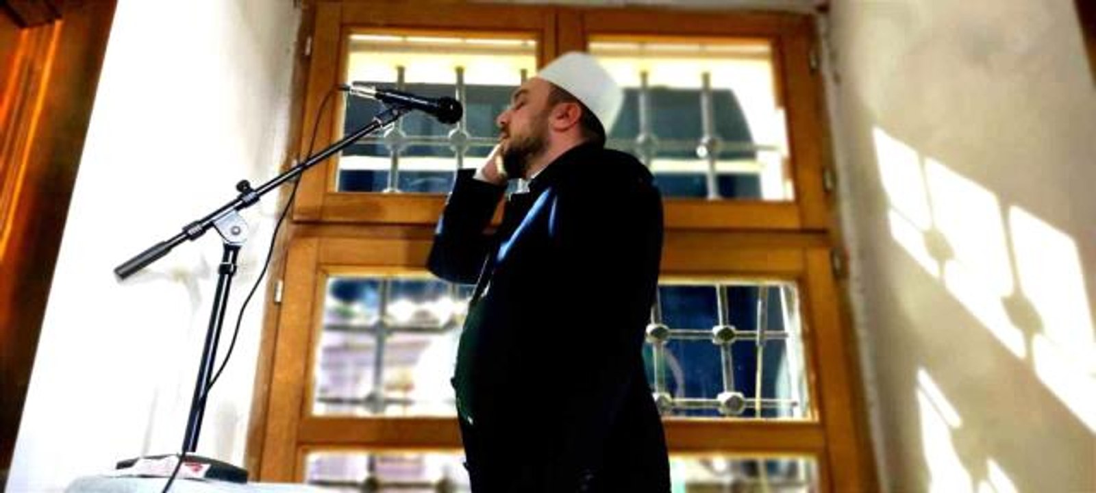 Kosova'da Cumhurbaşkanı Erdoğan'ın açılışını yaptığı Sinan Paşa Camii'nde ilk teravih kılındı