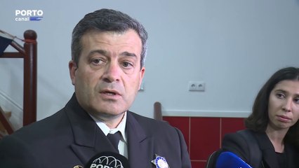 Autoridades aguardam decisão sobre reboque de navio que se incendiou ao largo de Leixões