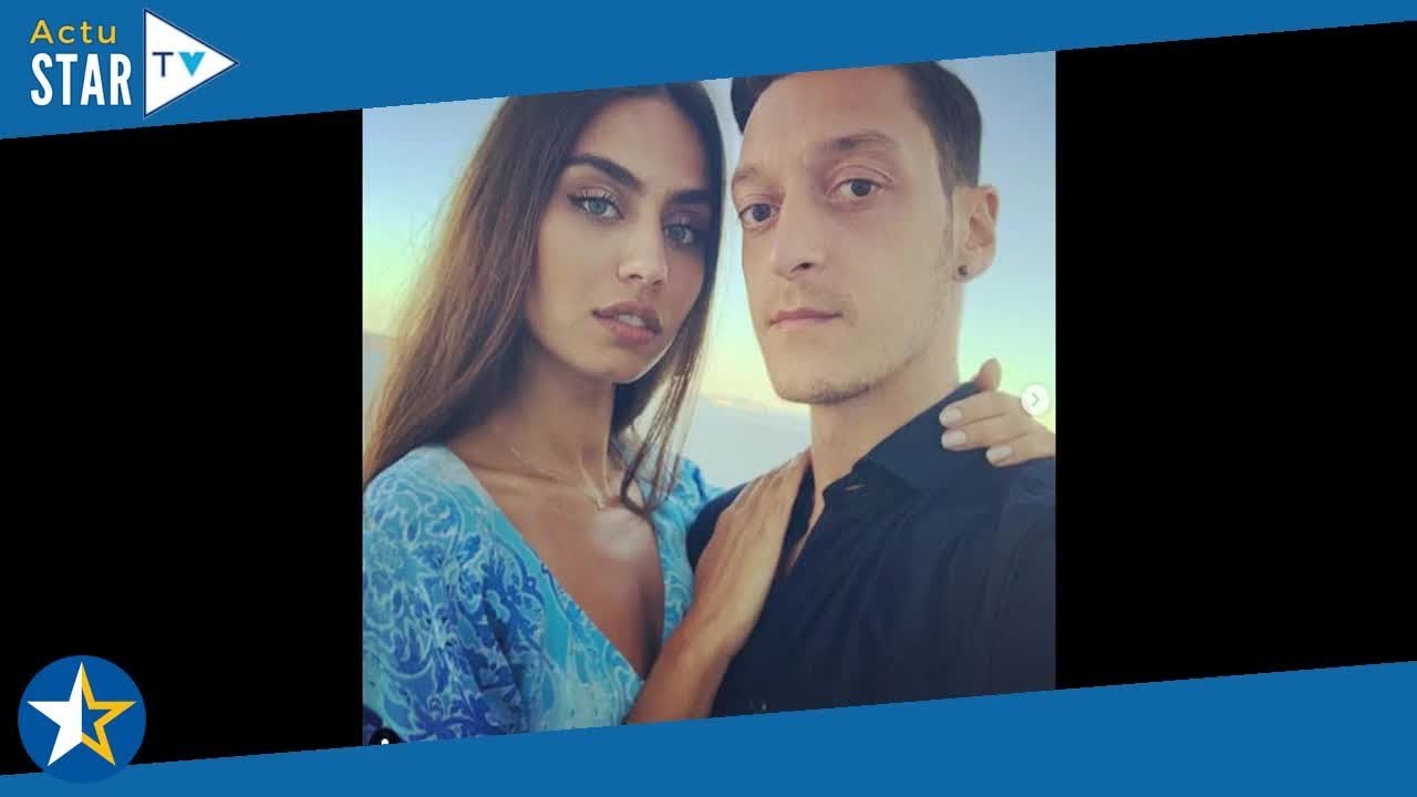 Mesut Ozil marié à Amine : en robe bustier, sa femme sublime devant un témoin très puissant