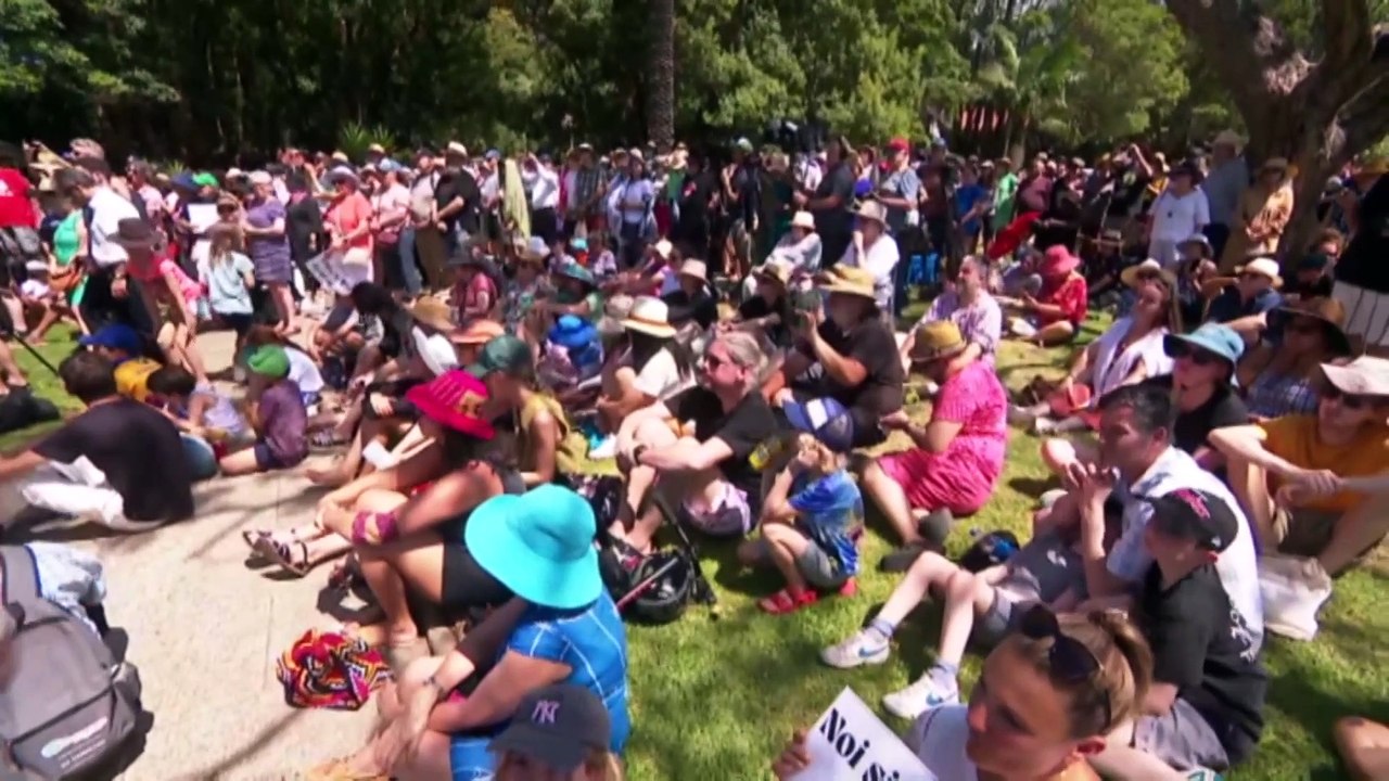 Political consensus reached on laws to run referendum