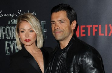 Скачать видео: Kelly Ripa and Mark Consuelos had 'ludicrous' FaceTime rituals