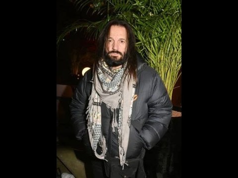 Francis Lalanne qualifie la gifle d'Emmanuel Macron de caresse , les net-citoyens divisés