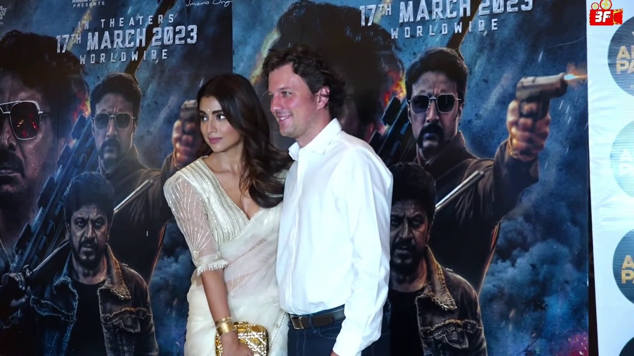 Hot Shriya saran at sets of Kabzaa | Shriya's husband kissed in front of media | Shriya liplock in front of media by her Husband | 3FrameZ