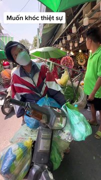 Cảm phục chàng khiếm khuyết ngày ngày chở rau đi bán vất vả mưu sinh