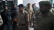 अमरोहा:दो बाइकों की भिड़ंत में हुई दो युवकों की मौत,पुलिस और परिजनों के बीच हुई नोकझोंक