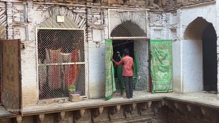 900 saal purani bawari ke andar mazar sharif dekh kar hairan | 900 साल पुरानी बावड़ी के अंदर मजार शरीफ