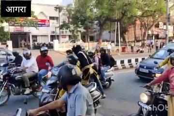 आगरा में सड़क पर यमराज