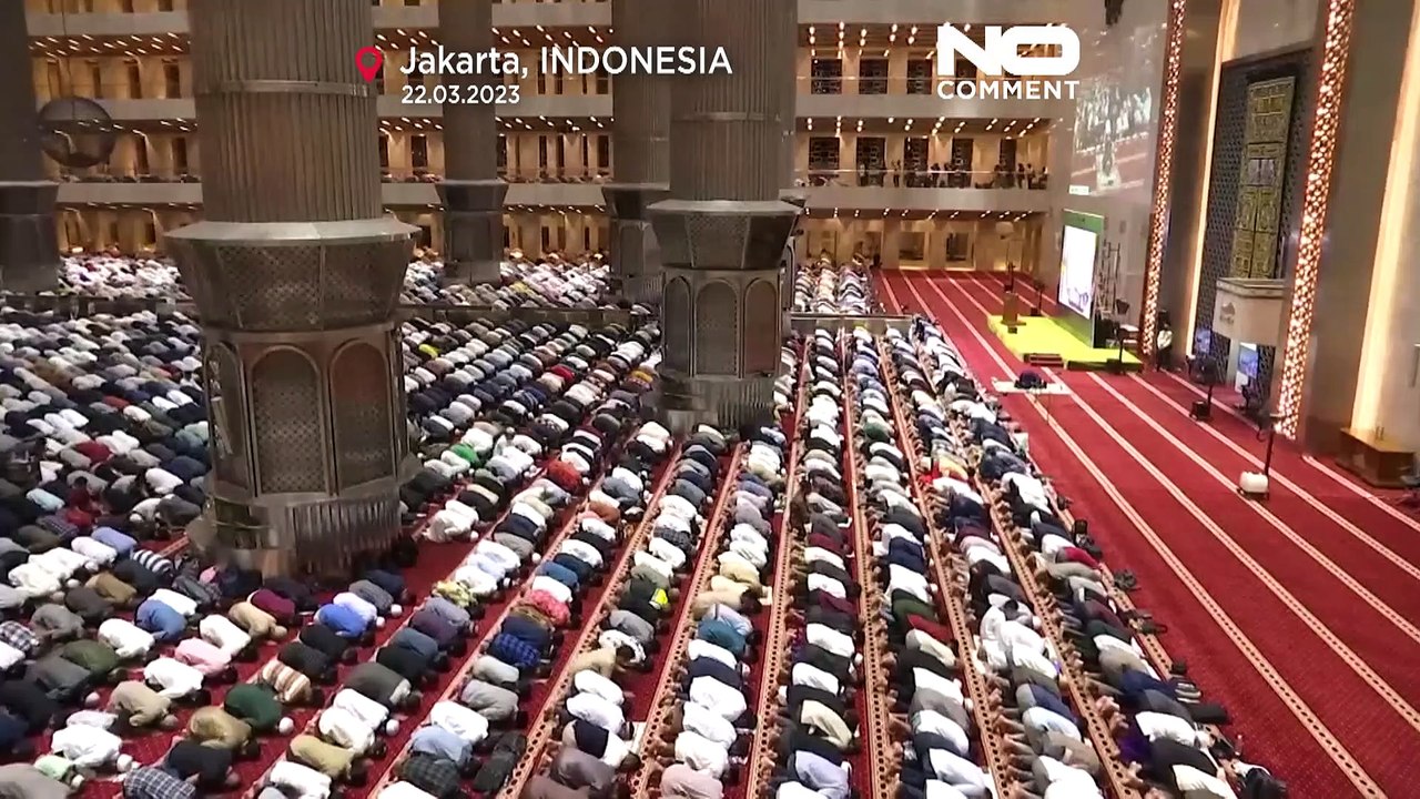 No Comment : des millions d'Indonésiens célèbrent le début du ramadan
