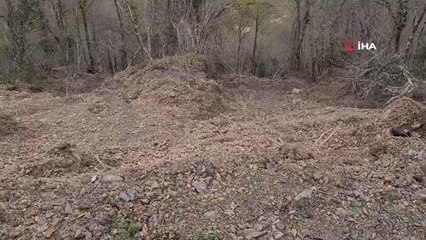 Bartın'da köy yolunda heyelan... Köylüler ve sürücüler tedirgin