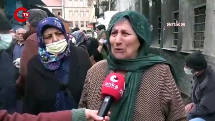 Ucuz et için kuyrukta bekleyen 83 yaşındaki vatandaş: "Bu ne rezillik? Bir de oy istiyorlar."