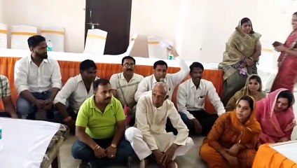 बोर्ड बैठक में हुई रामधुनी, पार्षद पर फेंकी कुर्सी