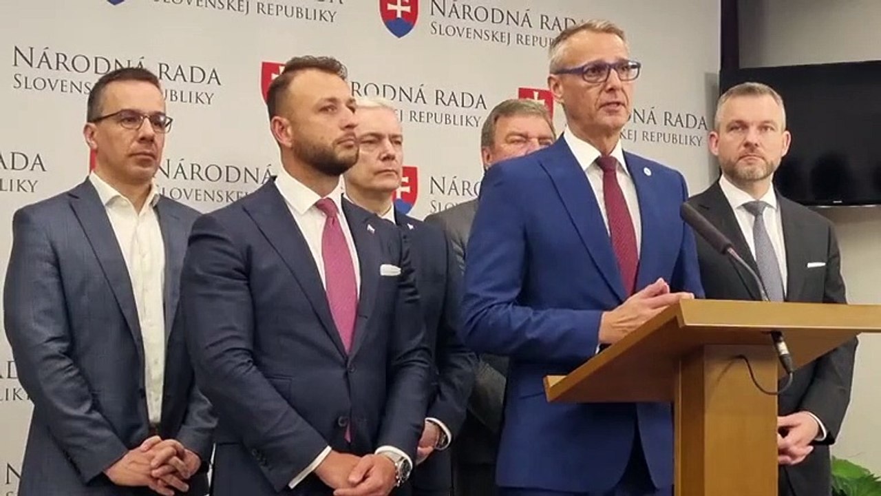 ZÁZNAM: Hlas-SD vyzýva vládu na stiahnutie nominácie M. Klusa za člena EDA