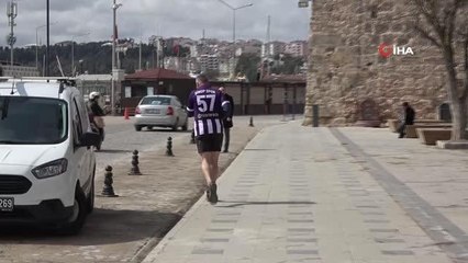 Sinop'tan yola çıkan Rıza Maltaş depremzedeler için bin 100 kilometre koşacak