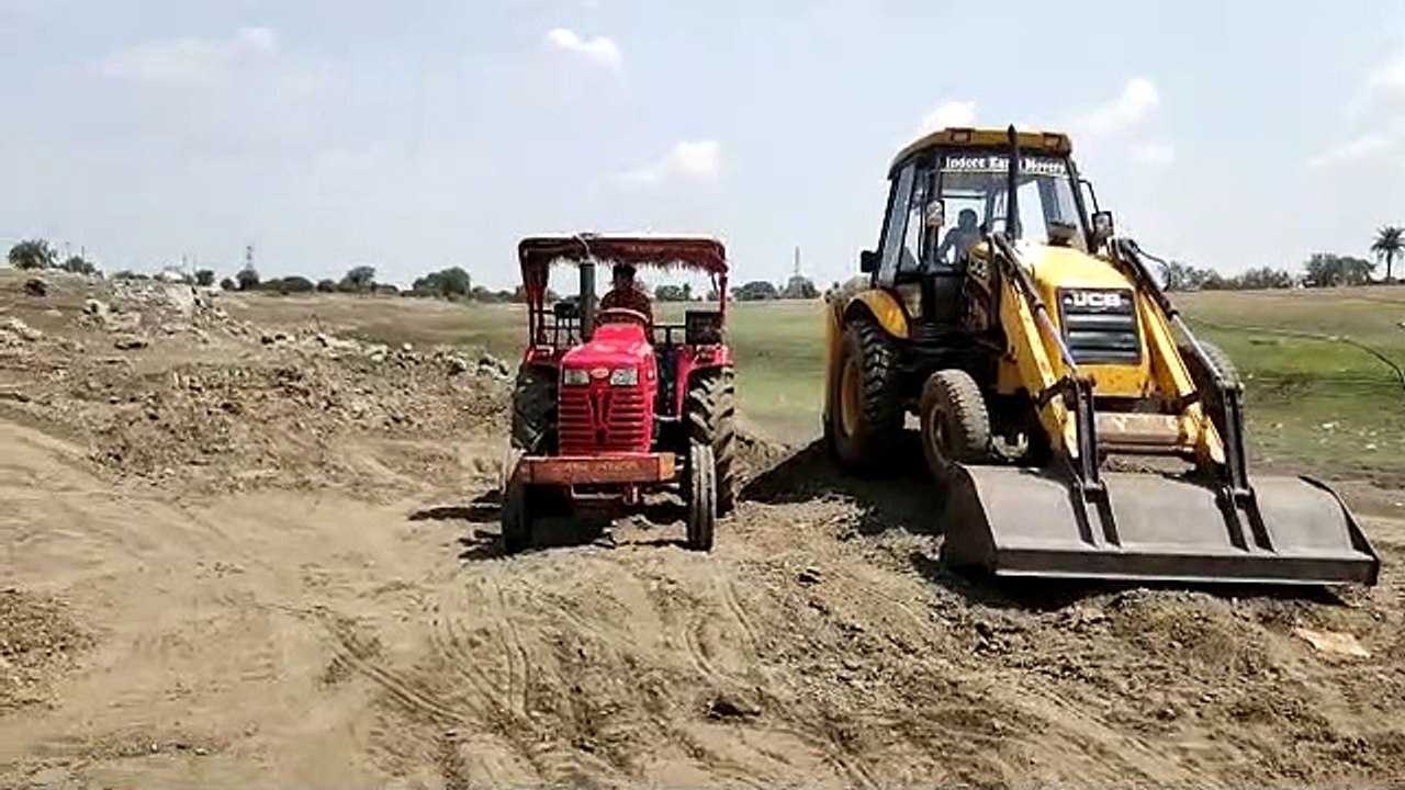 Action on illegal mining in Ratlam, JCB tractor...