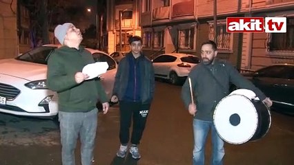 Ramazan davulcuları manilerinde depremzedeleri unutmadı! Duyanlar camlara çıktı...
