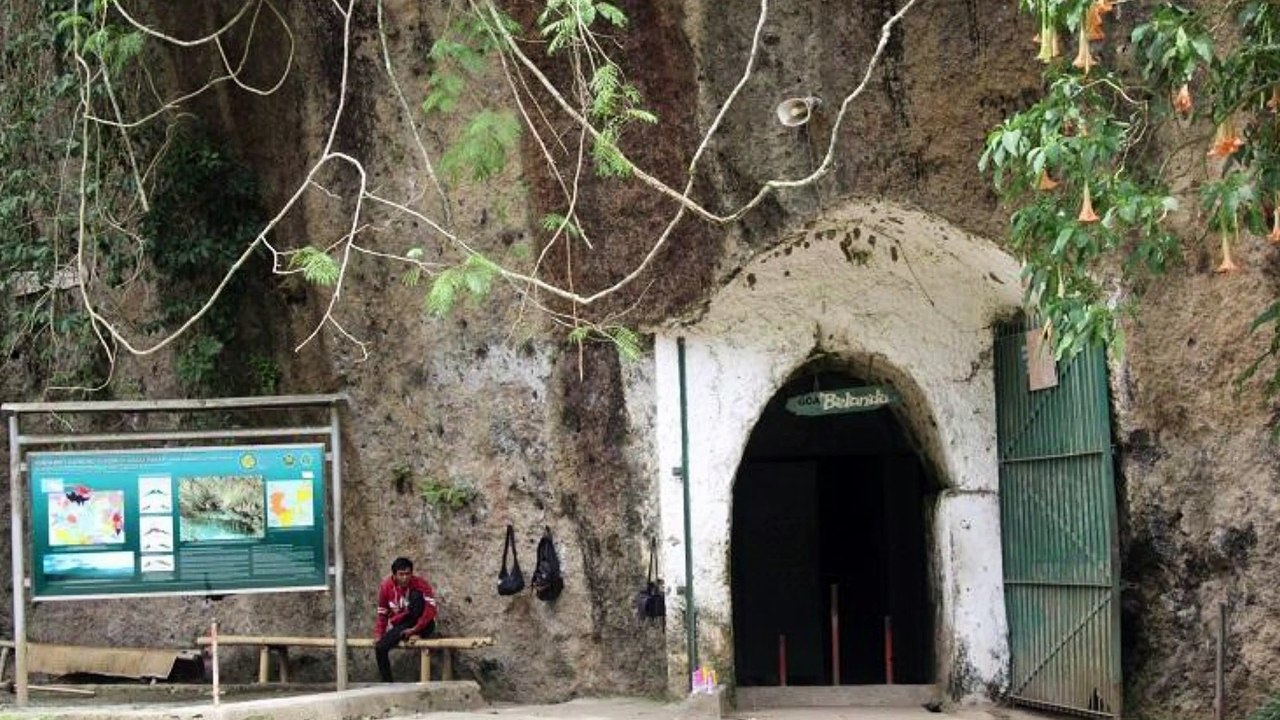 5 TEMPAT ANGKER DI BANDUNG (INDONESIA)