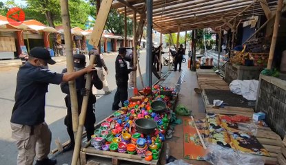 Satpol PP Kota Semarang bongkar paksa ratusan tenda PKL Dugderan