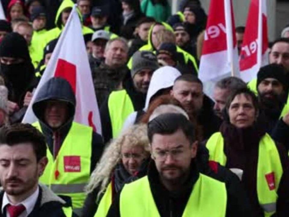 Gewerkschaften kündigen Super-Streiktag für Montag an