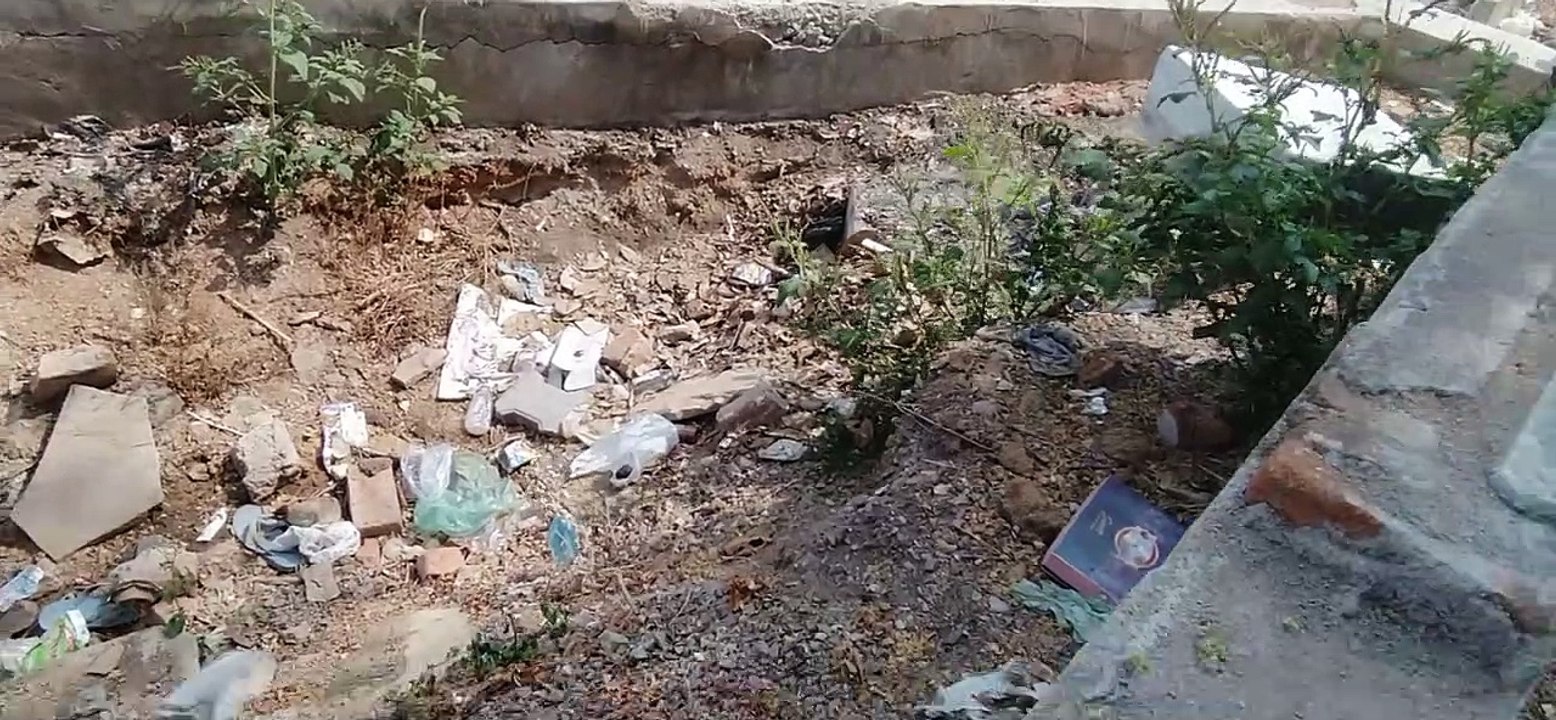 शाम होते ही जिला अस्पताल परिसर में लग रहा असामाजिक तत्वों का जमावड़ा