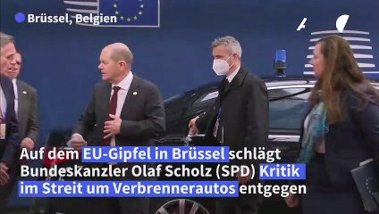 Descargar video: Streit um Verbrennerautos - Scholz schlägt bei EU-Gipfel Kritik entgegen