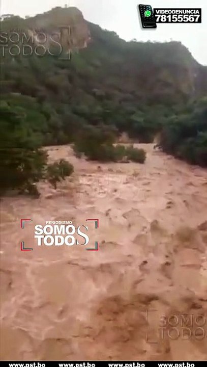 BOMBERO VOLUNTARIOS Y RESCATISTAS DE LA GOBERNACIÓN RESCATAN A PERSONAS ATRAPADAS EN EL RÍO PIRAÍ