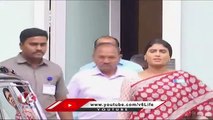 YS Sharmila Slams KCR Over TSPSC Paper Leak Scam |V6 News