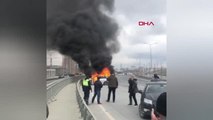 Başakşehir'de kaza yapan otomobil alev alev yandı