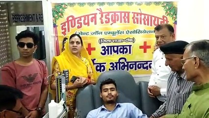 शिविर में उमड़े युवा, 70 ने किया रक्तदान