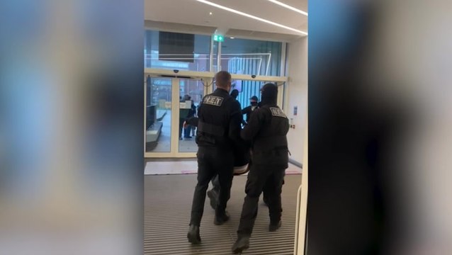 Bailiffs ‘forcefully remove’ University of Manchester students striking over soaring halls rent prices