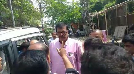 এলাকার কোনও উন্নয়ন করেননি চেয়ারম্যান!'চোর' আখ্যা রবীন্দ্রনাথ ঘোষকে