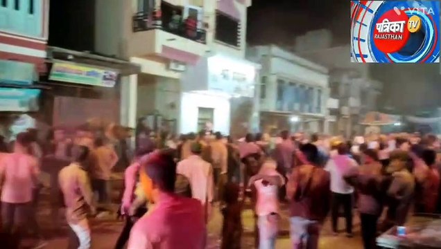 यहां फाग महोत्सव में खूब उड़ी गुलाल, जमकर नाचे श्रद्धालु