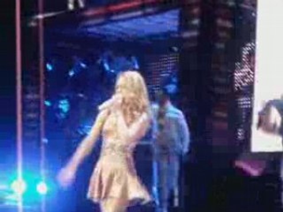 Spice Girls - Say you'll be there Live London