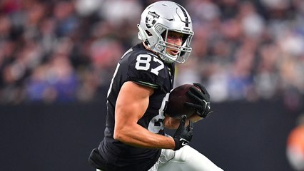 TE Foster Moreau Diagnosed With Hodgkin's Lymphoma