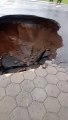 Temporal abre cratera em rua de Araquari