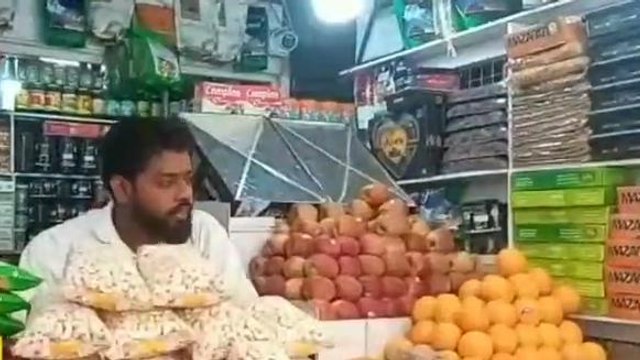 সুজাপুর: রমজান মাসে ফলের দাম আগুন, কি বলছেন আম জনতা দেখুন ভিডিও