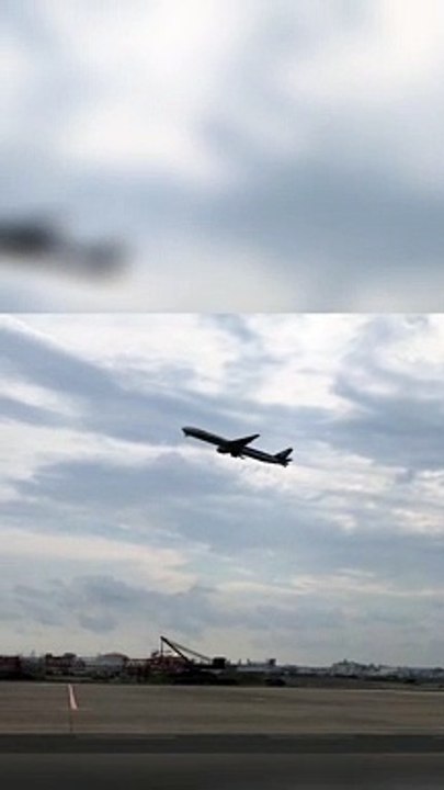 Airplane takeoff✨✈️