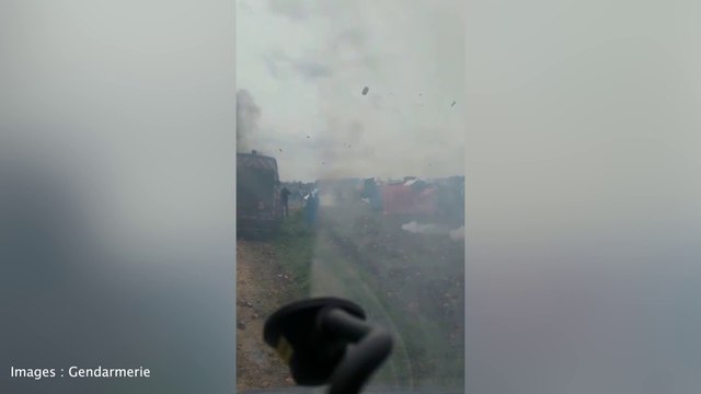 Méga-bassines : l'impressionnante vidéo des gendarmes face aux manifestants