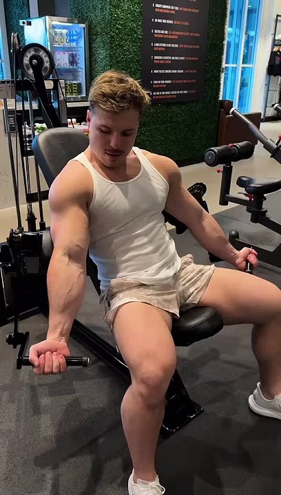 Sports Tech, Fitness Tech.Back & Bicep workout (follow me..)