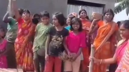 মুর্শিদাবাদ:স্থানীয় চেয়ারম্যান ও কাউন্সিলর কে হুঁশিয়ারি প্রমিলা বাহিনীর