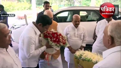 कर्नाटकः येदियुरप्पा के घर नाश्ते पर पहुंचे अमित शाह, सीएम बोम्मई भी  मौजूद