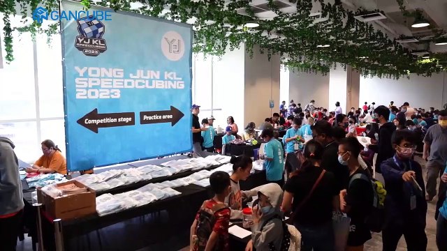 Tem 9 anos e bateu recorde após resolver cubo de Rubik em 4,69 segundos